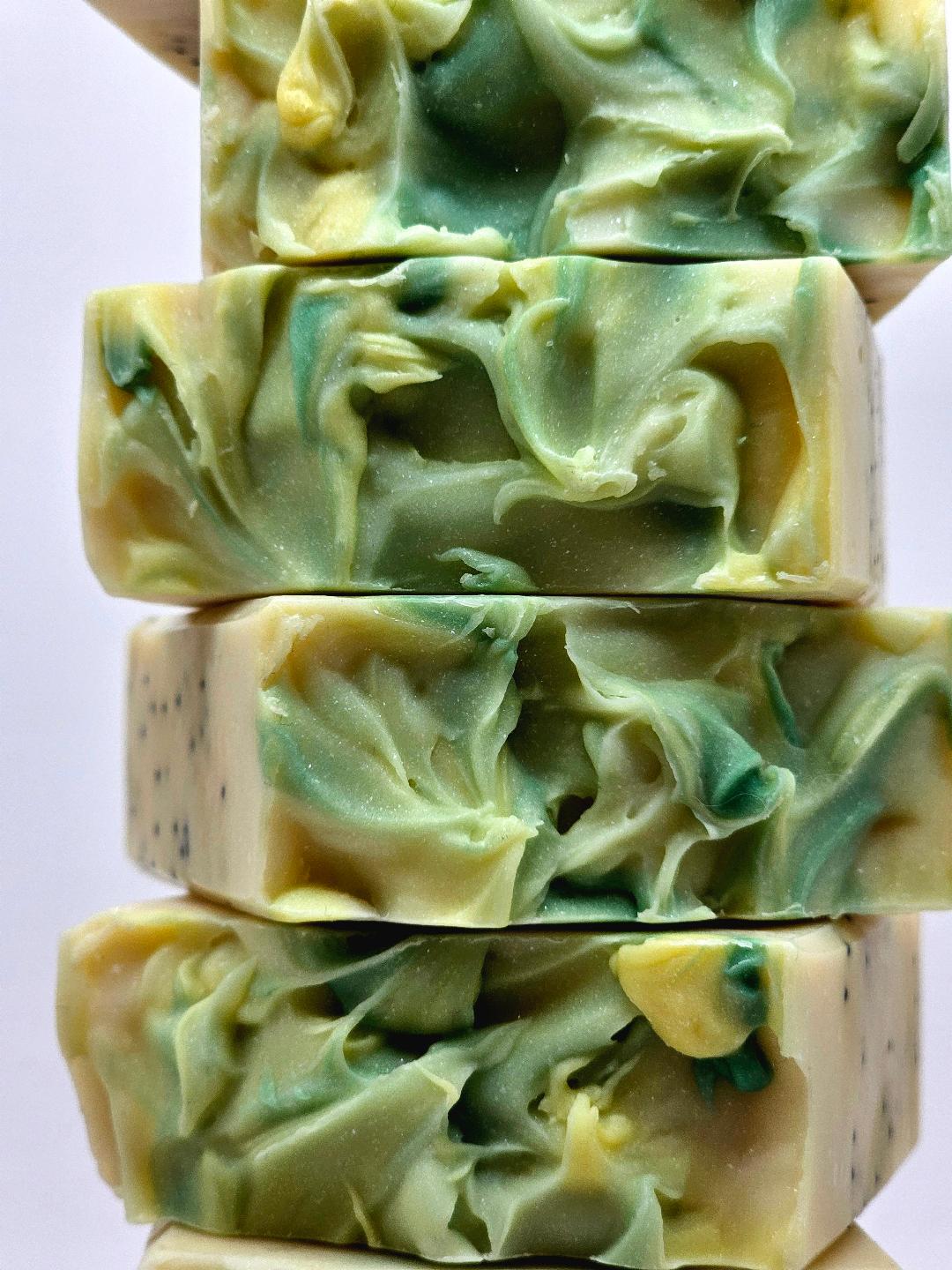 |Bee Zesty| Soap Bar with Poppy Seeds, Beeswax, Essential Oils