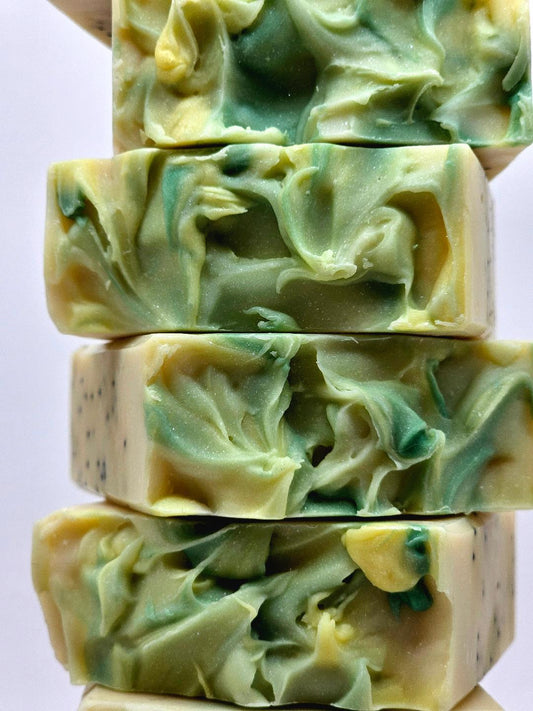 |Bee Zesty| Soap Bar with Poppy Seeds, Beeswax, Essential Oils